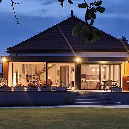 Demanova 157 펜션 *