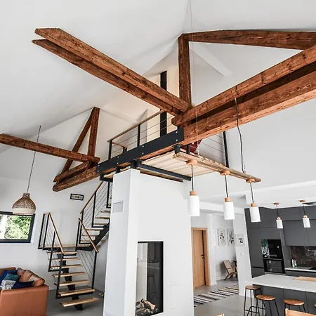 Demanova 157 בית נופש