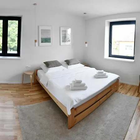 펜션 Demanova 157 *