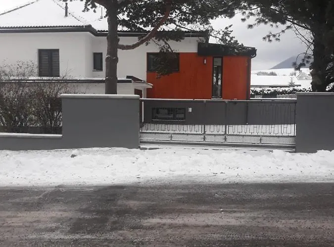 Demanova 157 Semesterbostad